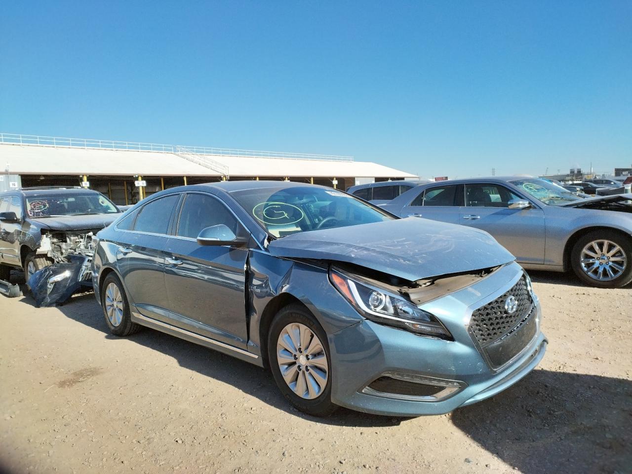 HYUNDAI SONATA HYB 2016 with VIN KMHE24L17GA033685 - Photo from auction