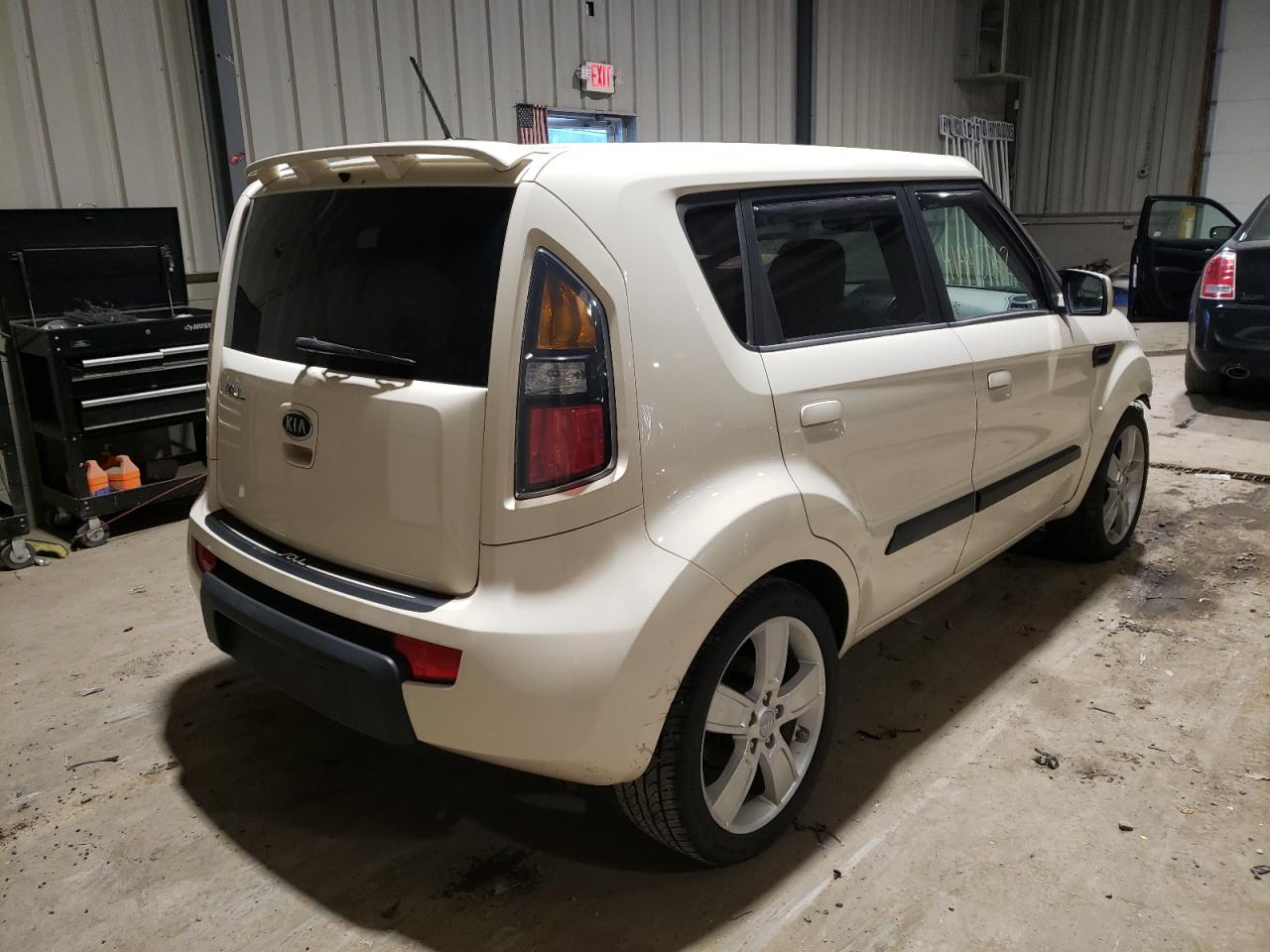 Photo 4 from auction – 2010 KIA SOUL + with VIN KNDJT2A22A7132032
