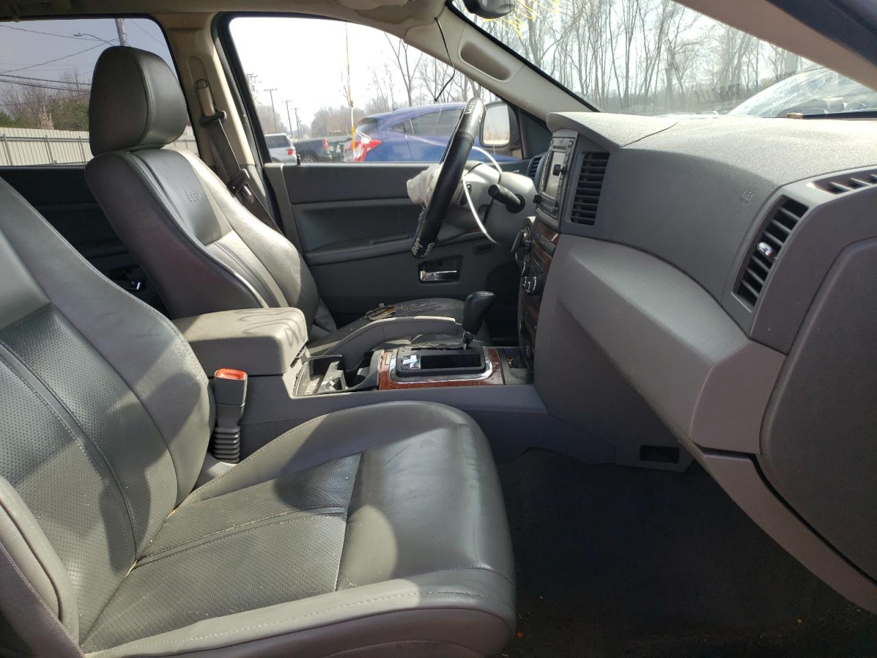 Photo 5 from auction – 2005 JEEP GRAND CHER with VIN 1J4HR58255C520528