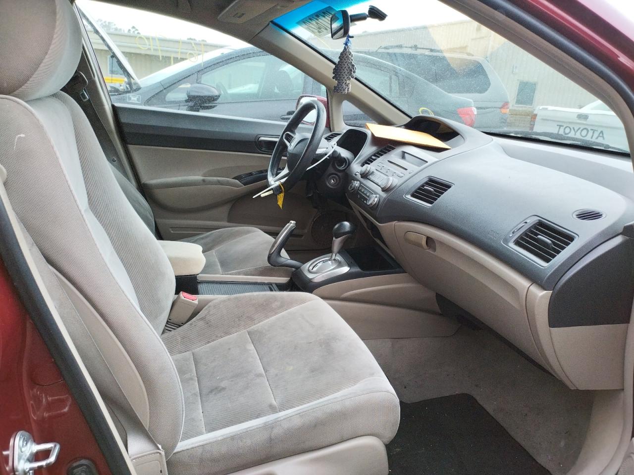 Photo 5 from auction – 2011 HONDA CIVIC LX with VIN 2HGFA1F58BH549770