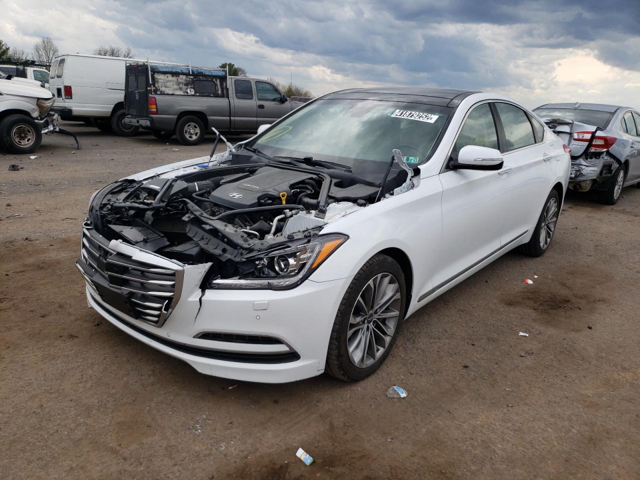 Photo 2 from auction – 2015 HYUNDAI GENESIS 3. with VIN KMHGN4JE2FU065043