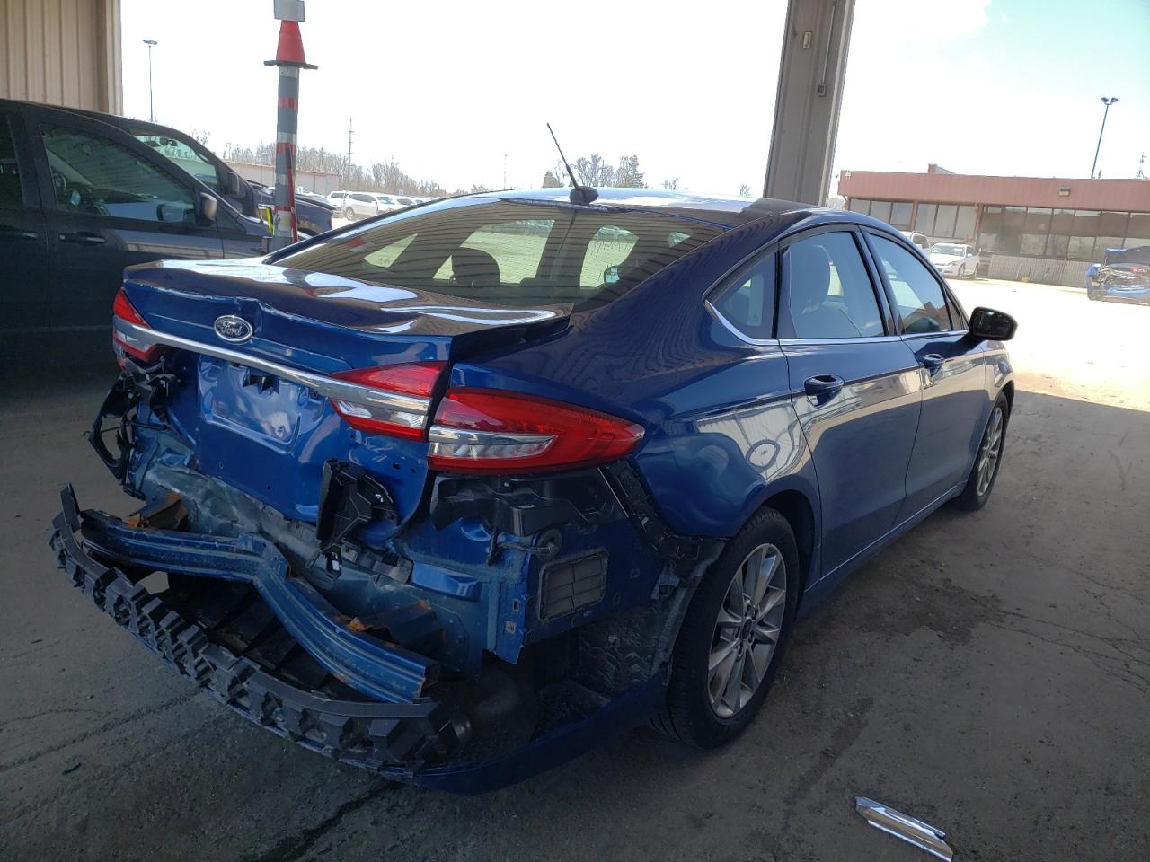 Photo 4 from auction – 2017 FORD FUSION SE with VIN 3FA6P0H71HR396397