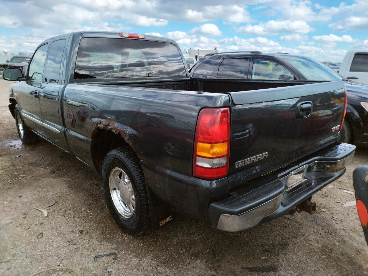 Photo 3 from auction – 2003 GMC NEW SIERRA with VIN 2GTEC19T931394784