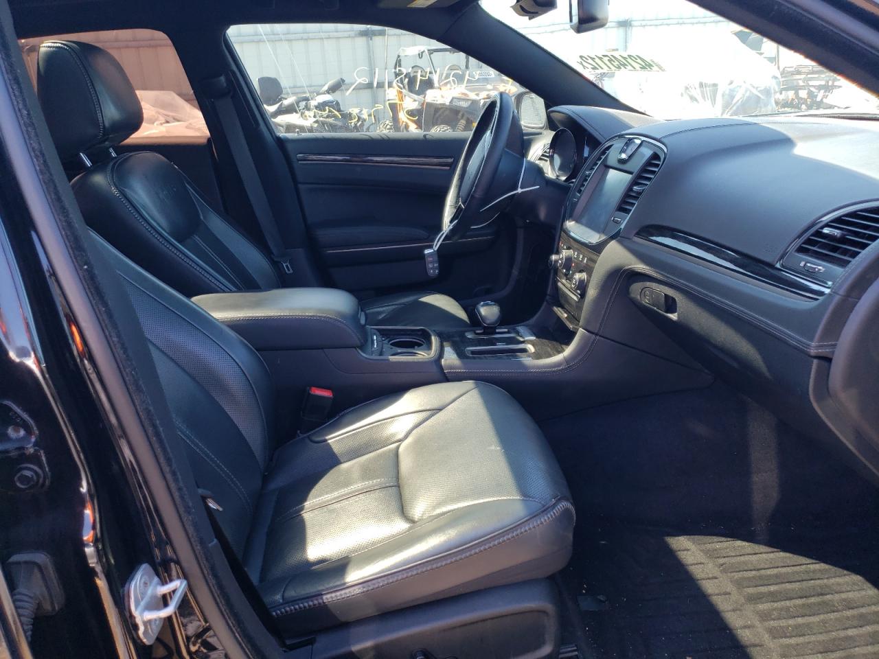 Photo 5 from auction – 2013 CHRYSLER 300C VARVA with VIN 2C3CCADG9DH727595