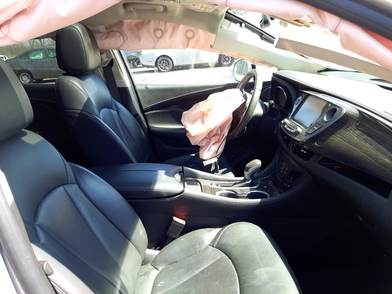 Photo 5 from auction – 2019 BUICK ENVISION E with VIN LRBFX2SA8KD092315