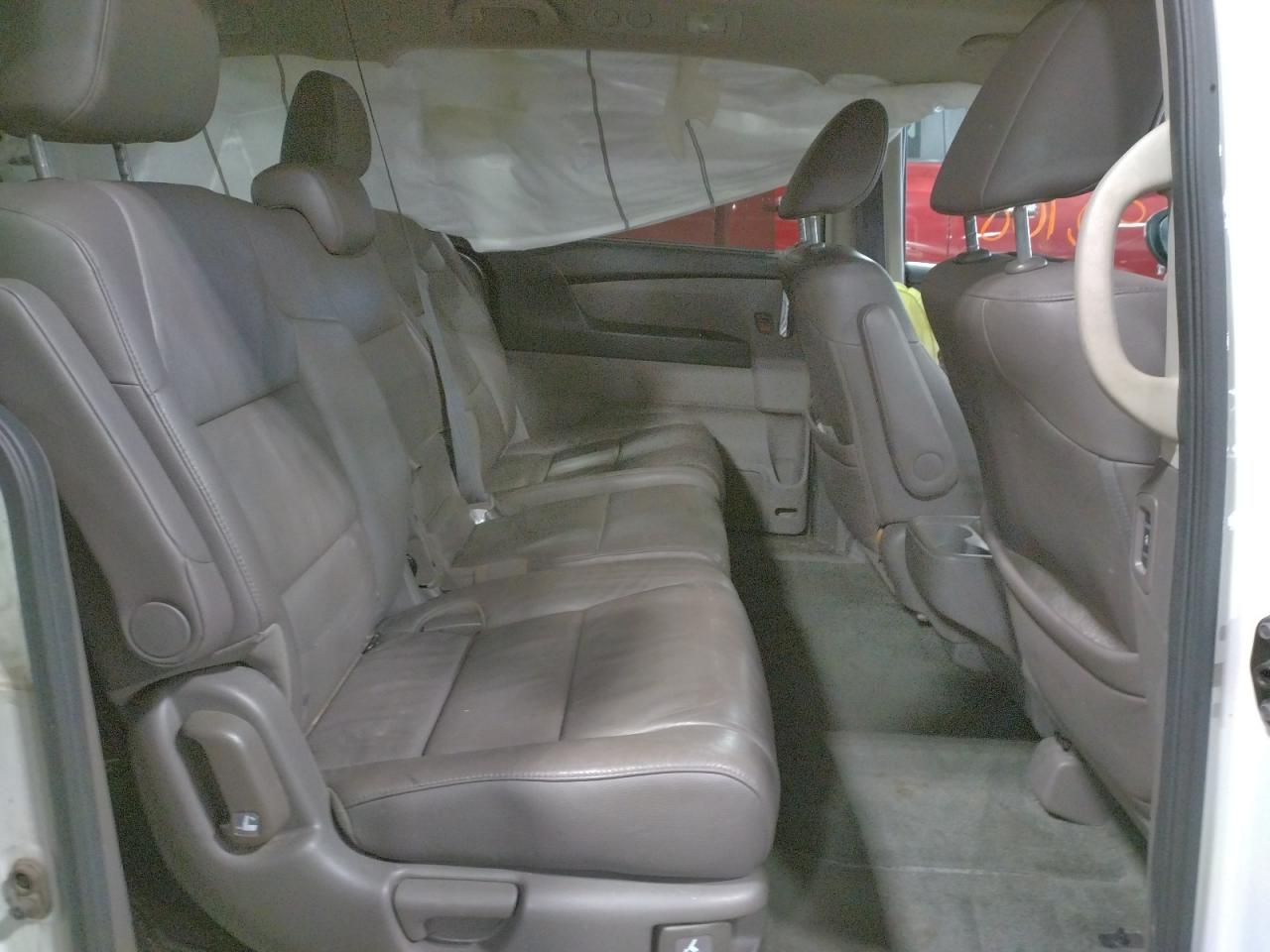 Photo 6 from auction – 2016 HONDA ODYSSEY EX with VIN 5FNRL5H60GB074096