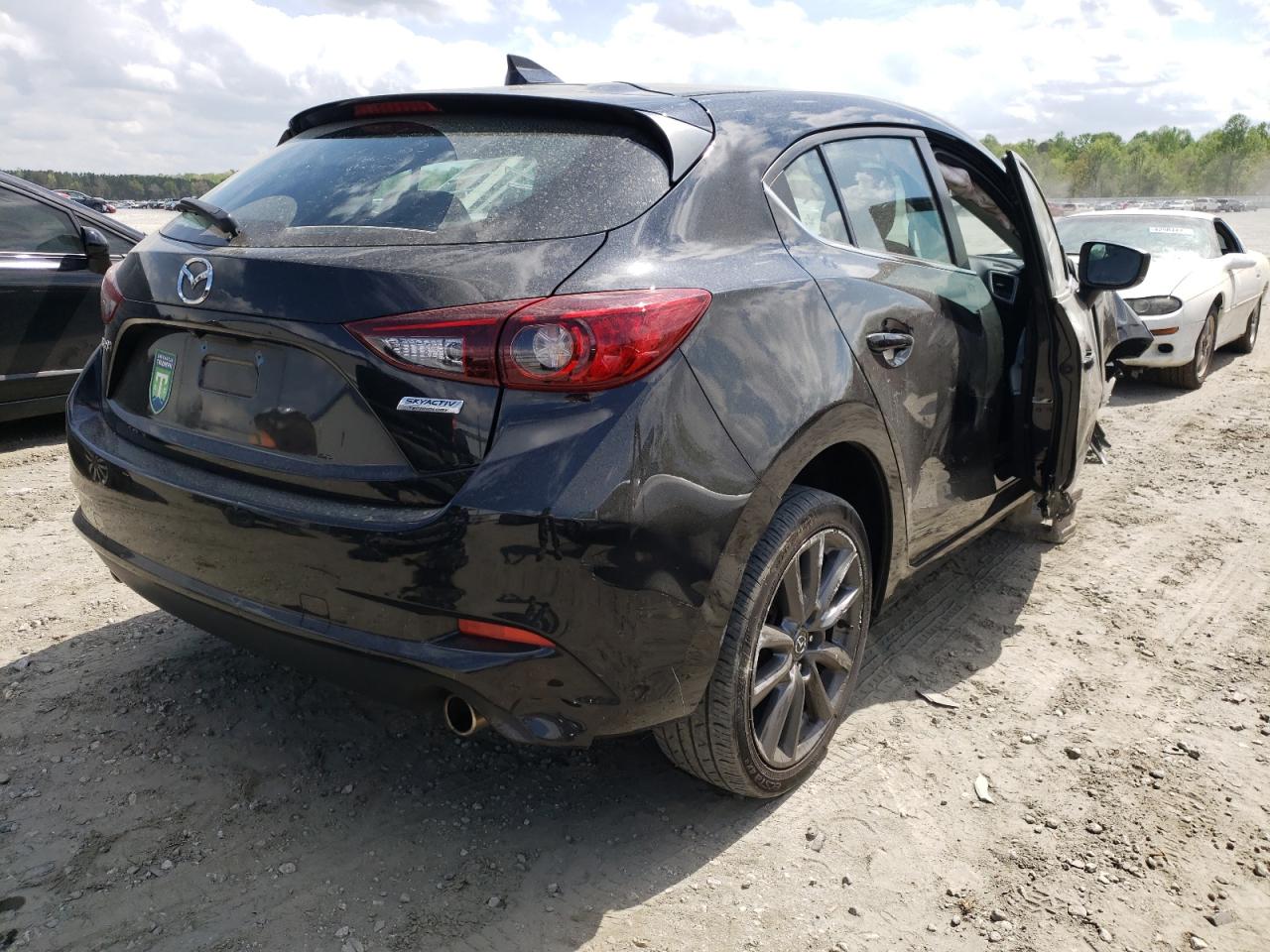 Photo 4 from auction – 2018 MAZDA 3 TOURING with VIN 3MZBN1L38JM222691
