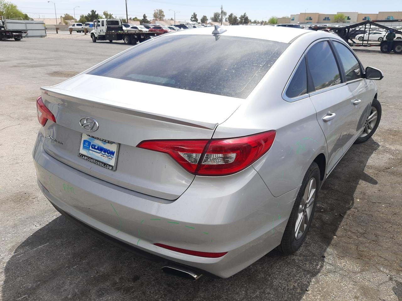 Photo 4 from auction – 2017 HYUNDAI SONATA SE with VIN 5NPE24AF8HH528667