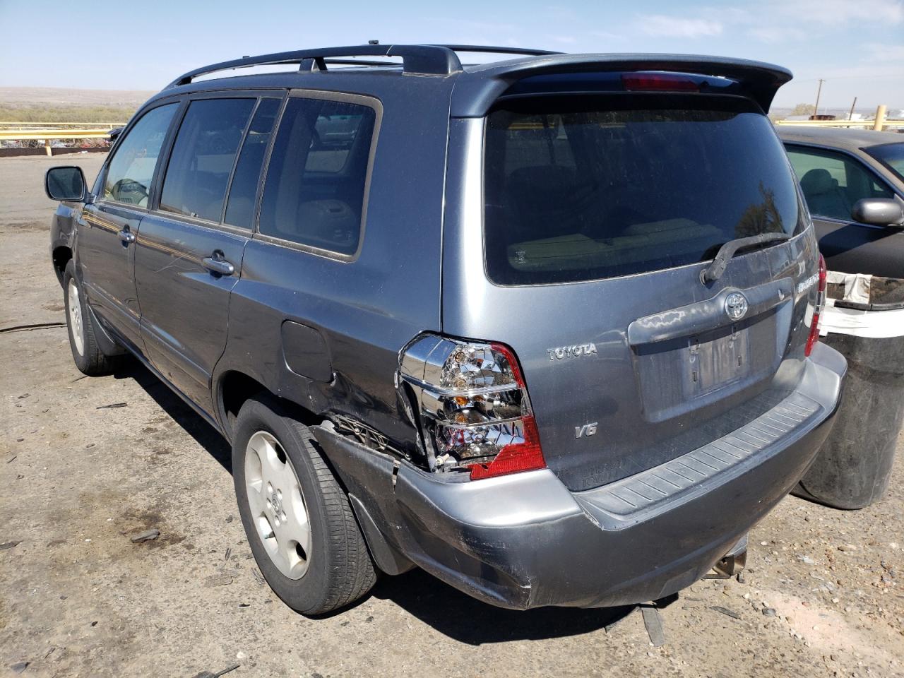 Photo 3 from auction – 2005 TOYOTA HIGHLANDER with VIN JTEDP21A550046359