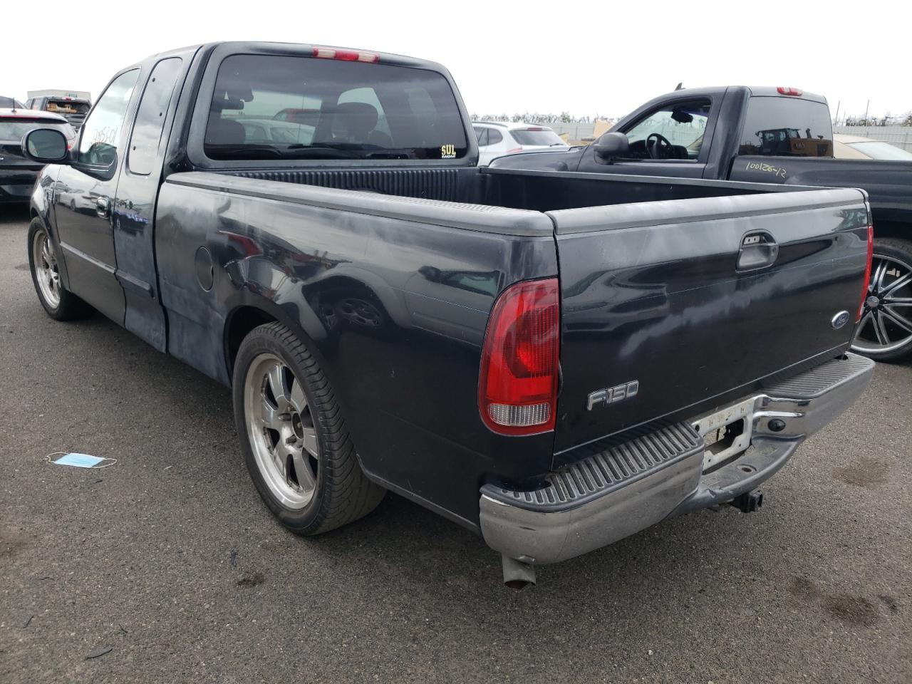 Photo 3 from auction – 2001 FORD F150 with VIN 1FTRX17LX1NB09305