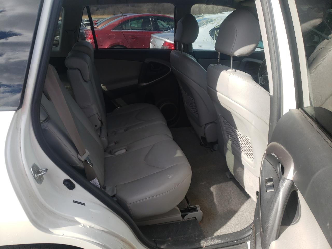 Photo 6 from auction – 2008 TOYOTA RAV4 LIMIT with VIN JTMBK31V485058108