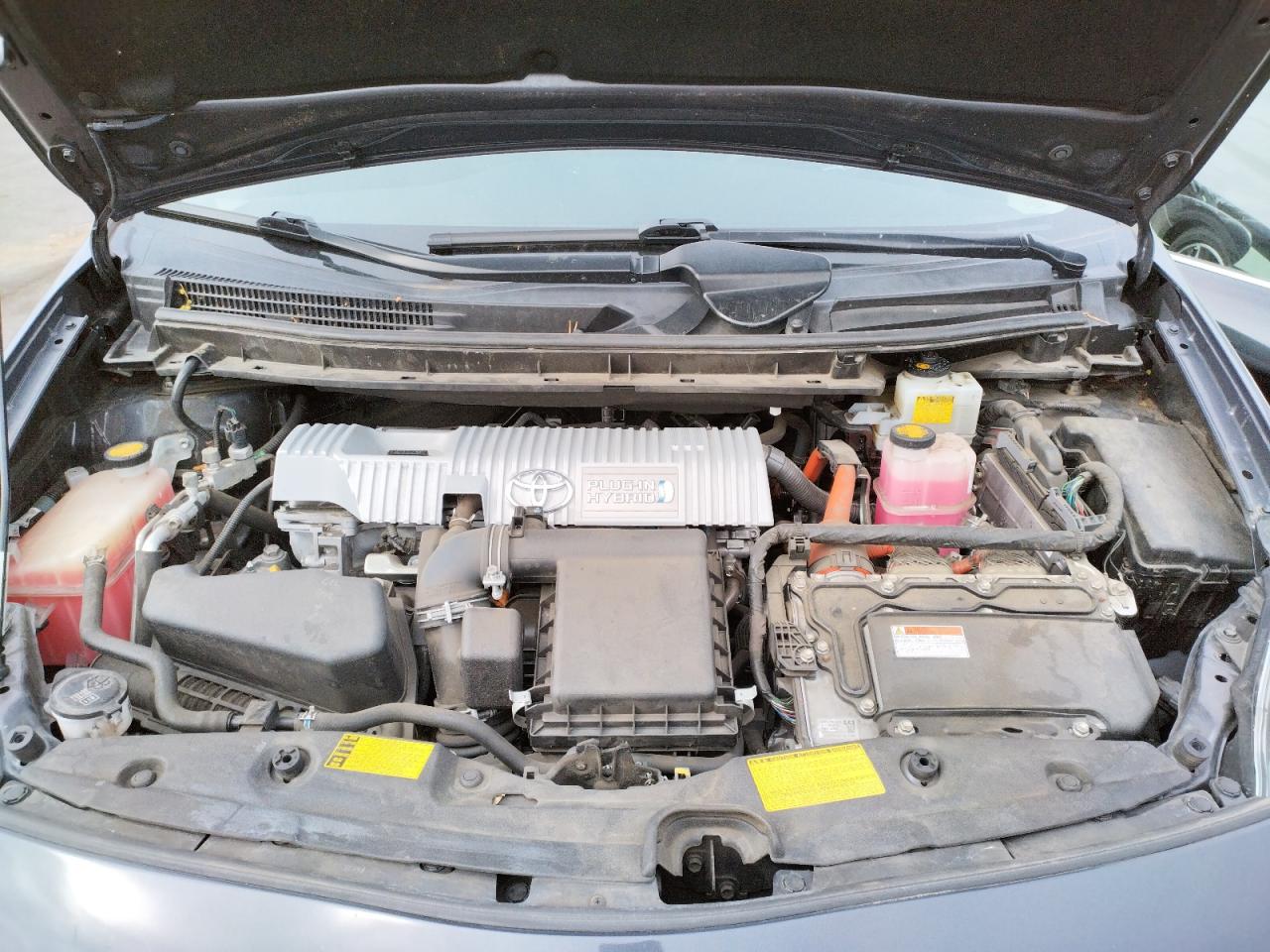 Photo 7 from auction – 2014 TOYOTA PRIUS PLUG with VIN JTDKN3DP4E3055690