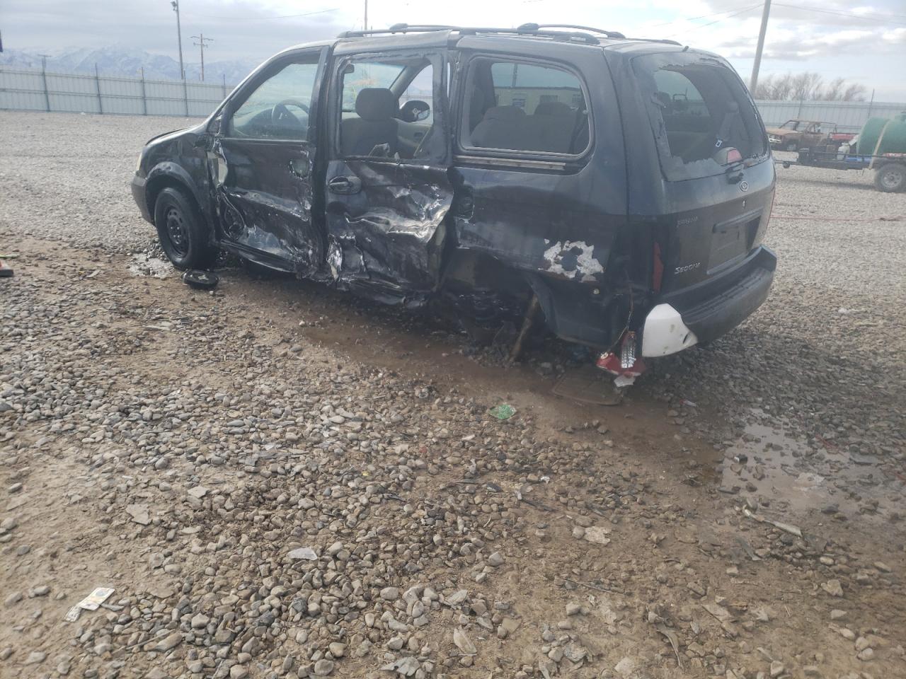 Photo 10 from auction – 2004 KIA SEDONA with VIN KNDUP131746572984