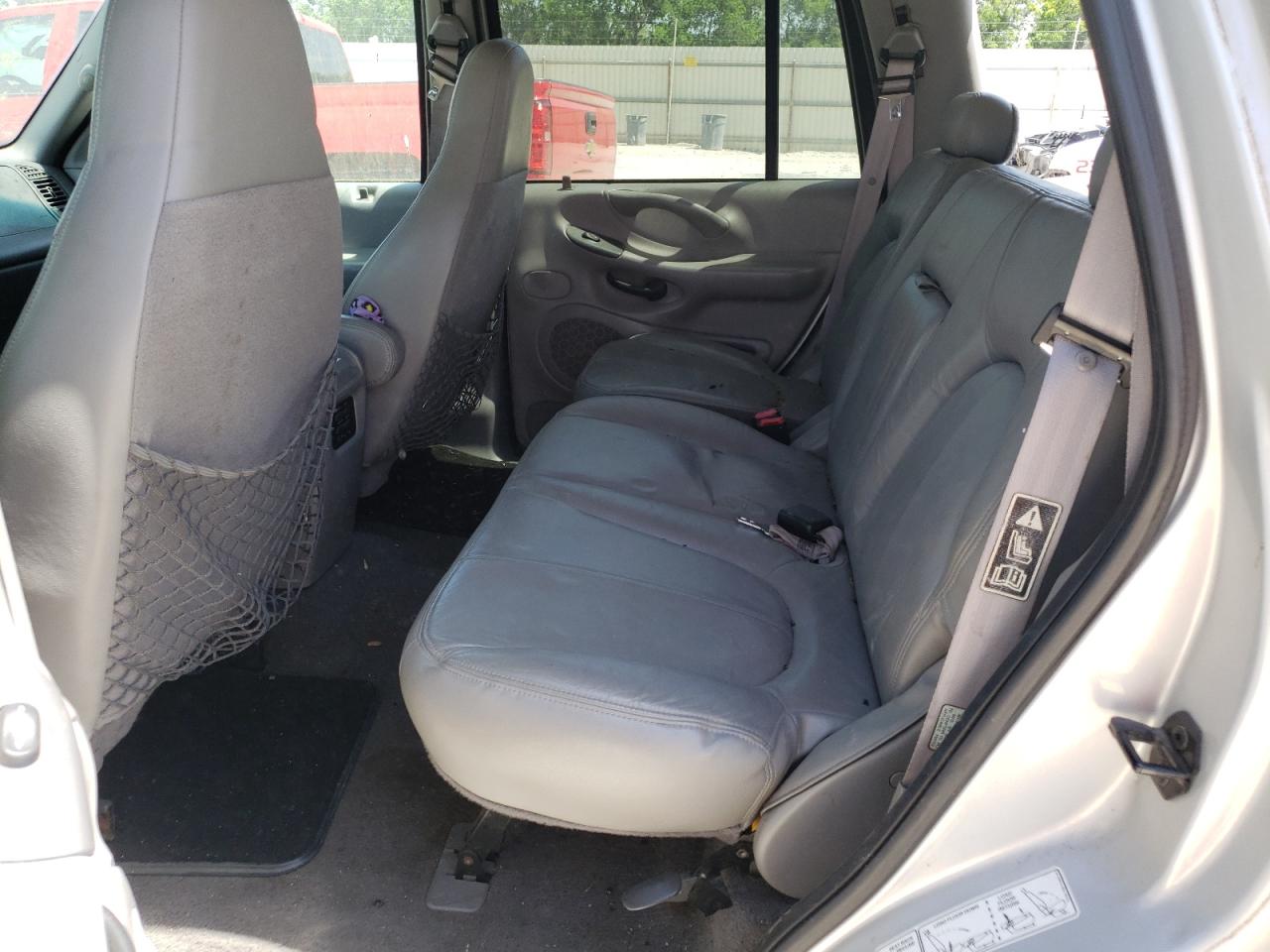 Photo 6 from auction – 1999 FORD EXPEDITION with VIN 1FMRU1767XLA57635