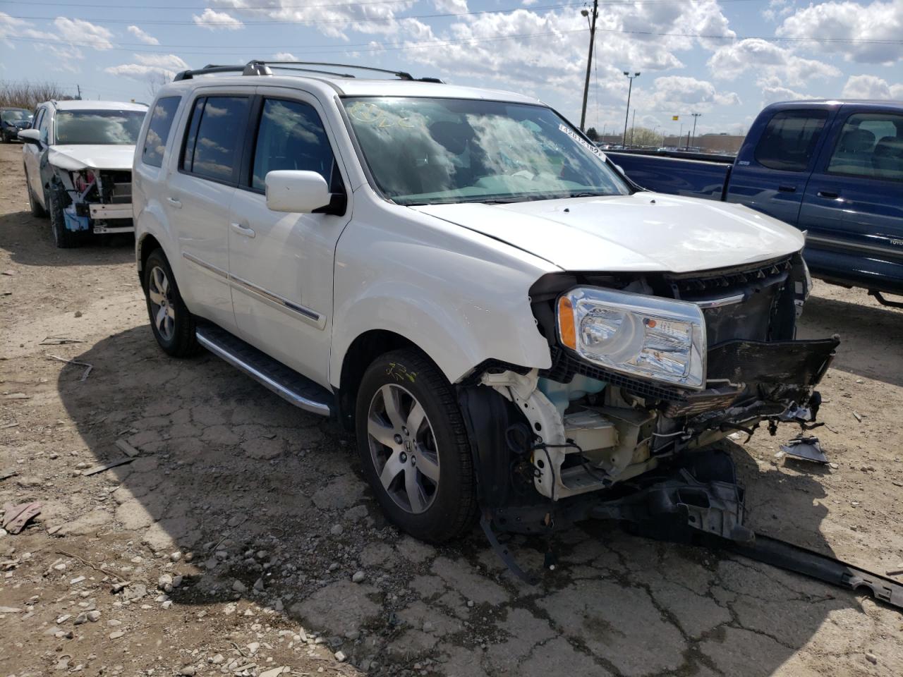 HONDA PILOT TOUR 2013 with VIN 5FNYF4H98DB076083 - Photo from auction