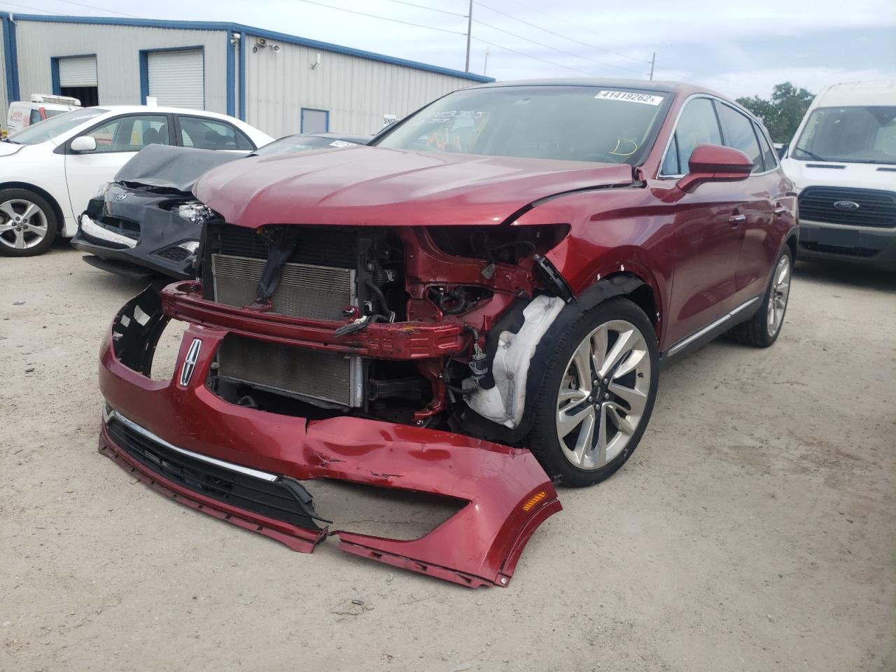 Photo 2 from auction – 2017 LINCOLN MKX RESERV with VIN 2LMPJ6LRXHBL20171