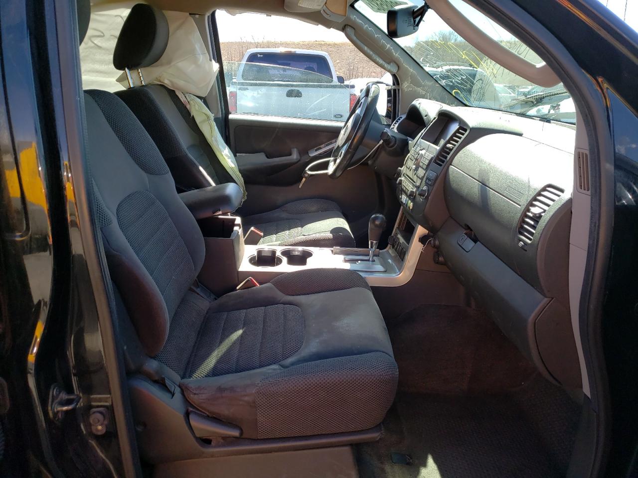 Photo 5 from auction – 2012 NISSAN PATHFINDER with VIN 5N1AR1NB7CC602905
