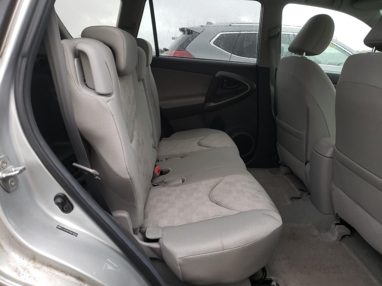 Photo 6 from auction – 2011 TOYOTA RAV4 with VIN 2T3ZK4DV7BW010926