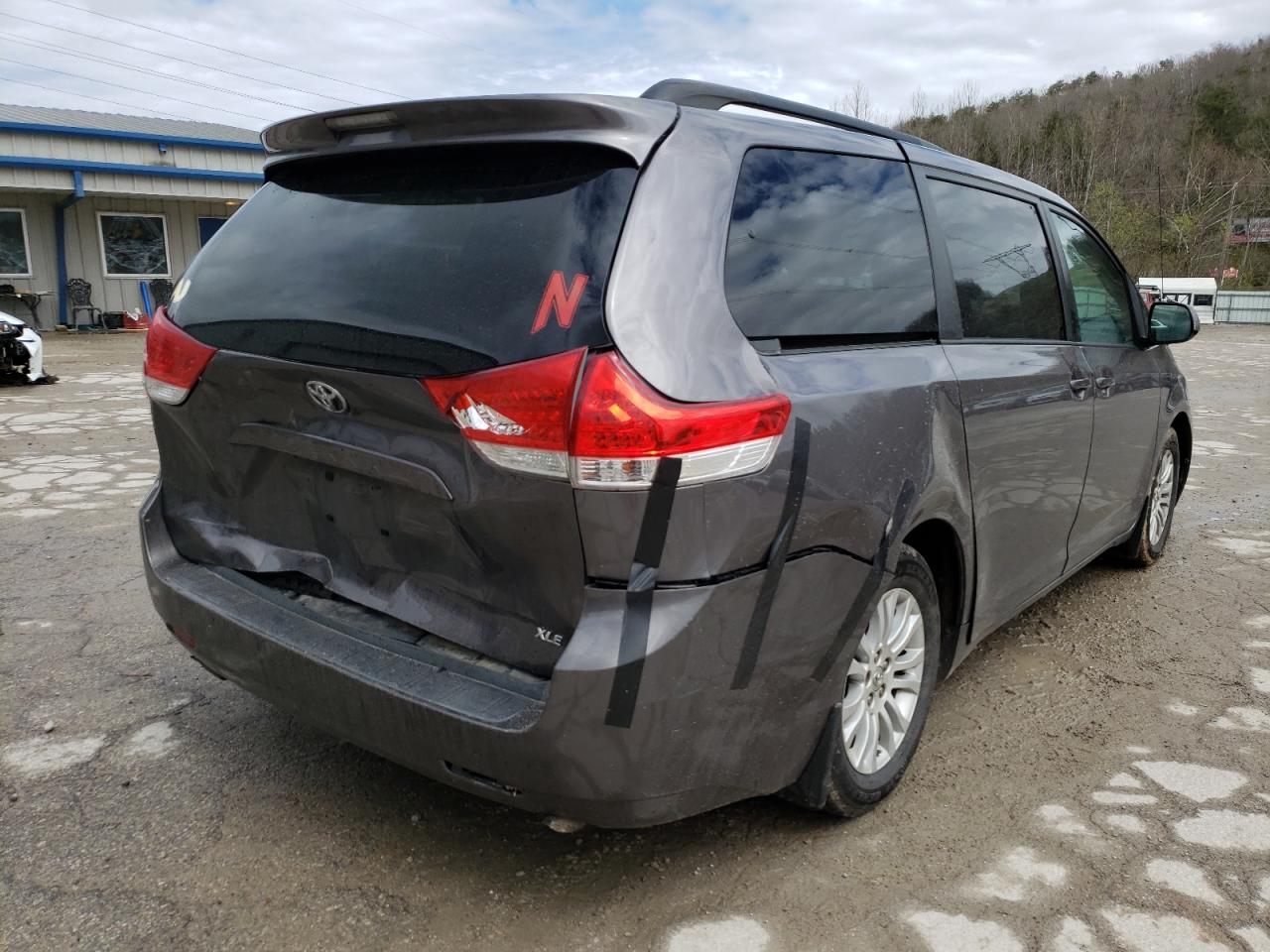 Photo 4 from auction – 2012 TOYOTA SIENNA with VIN 5TDYK3DC3CS266326