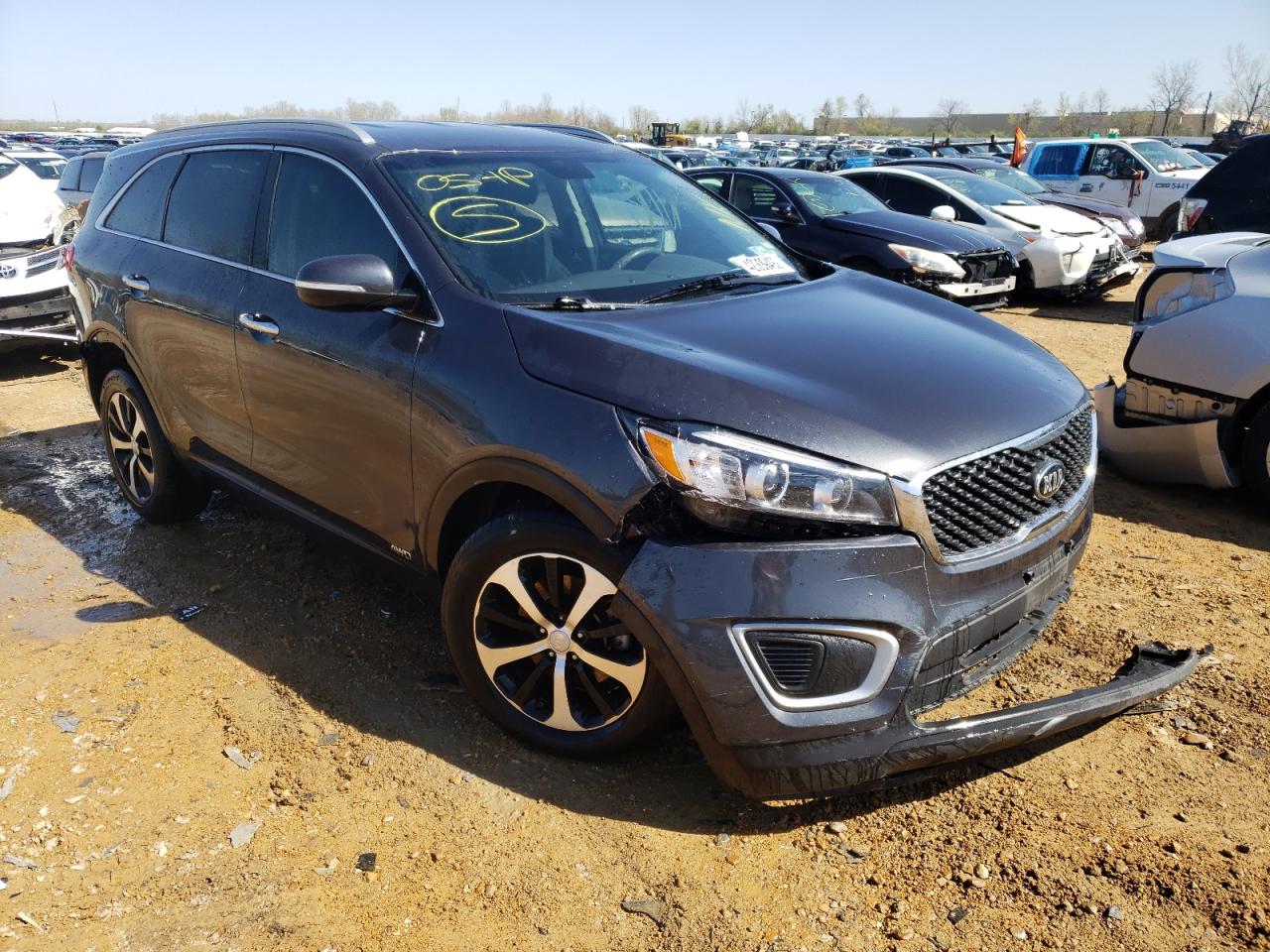 KIA SORENTO LX 2018 with VIN 5XYPGDA35JG403574 - Photo from auction