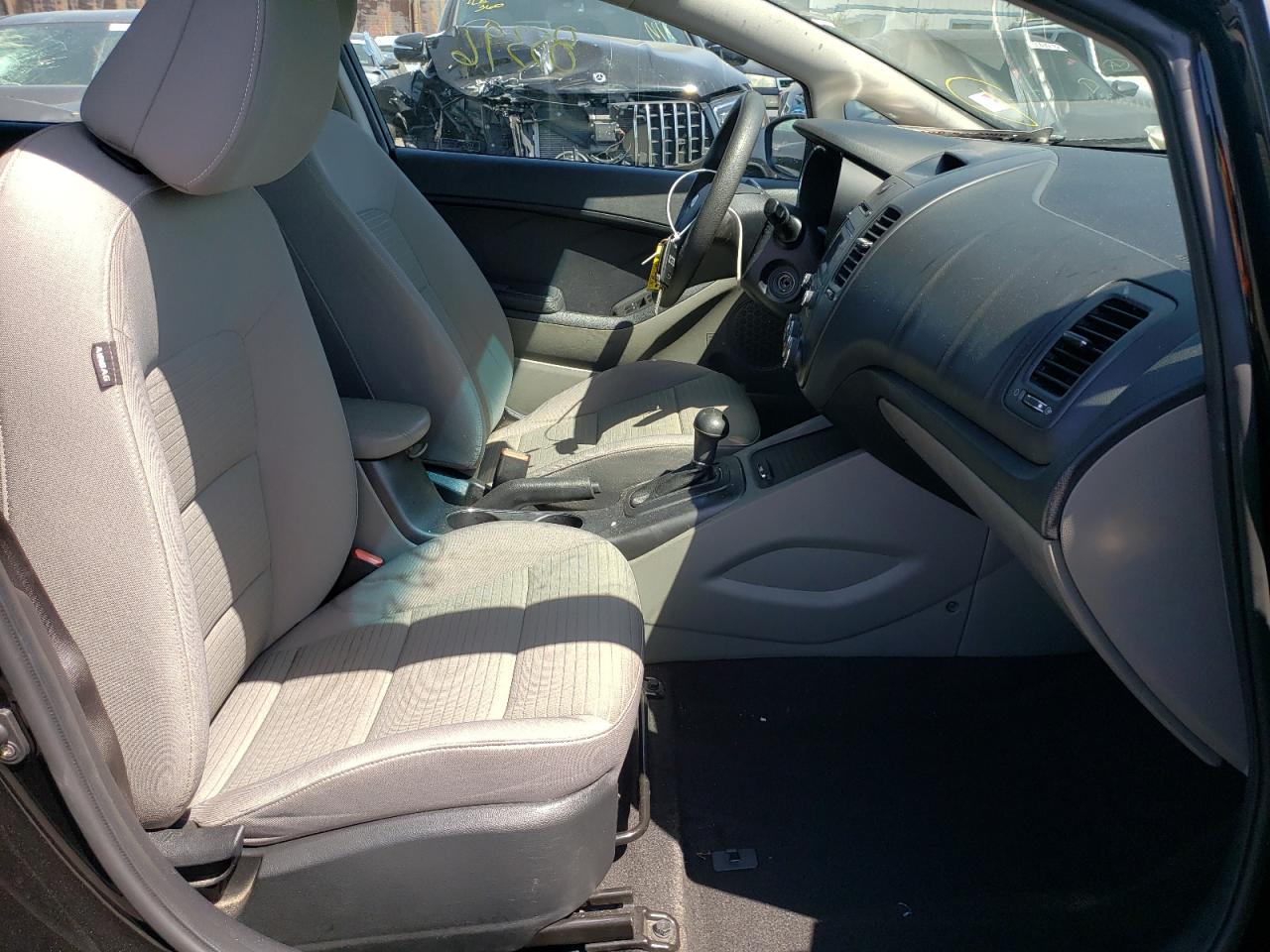 Photo 5 from auction – 2015 KIA FORTE LX with VIN KNAFX4A64F5280255