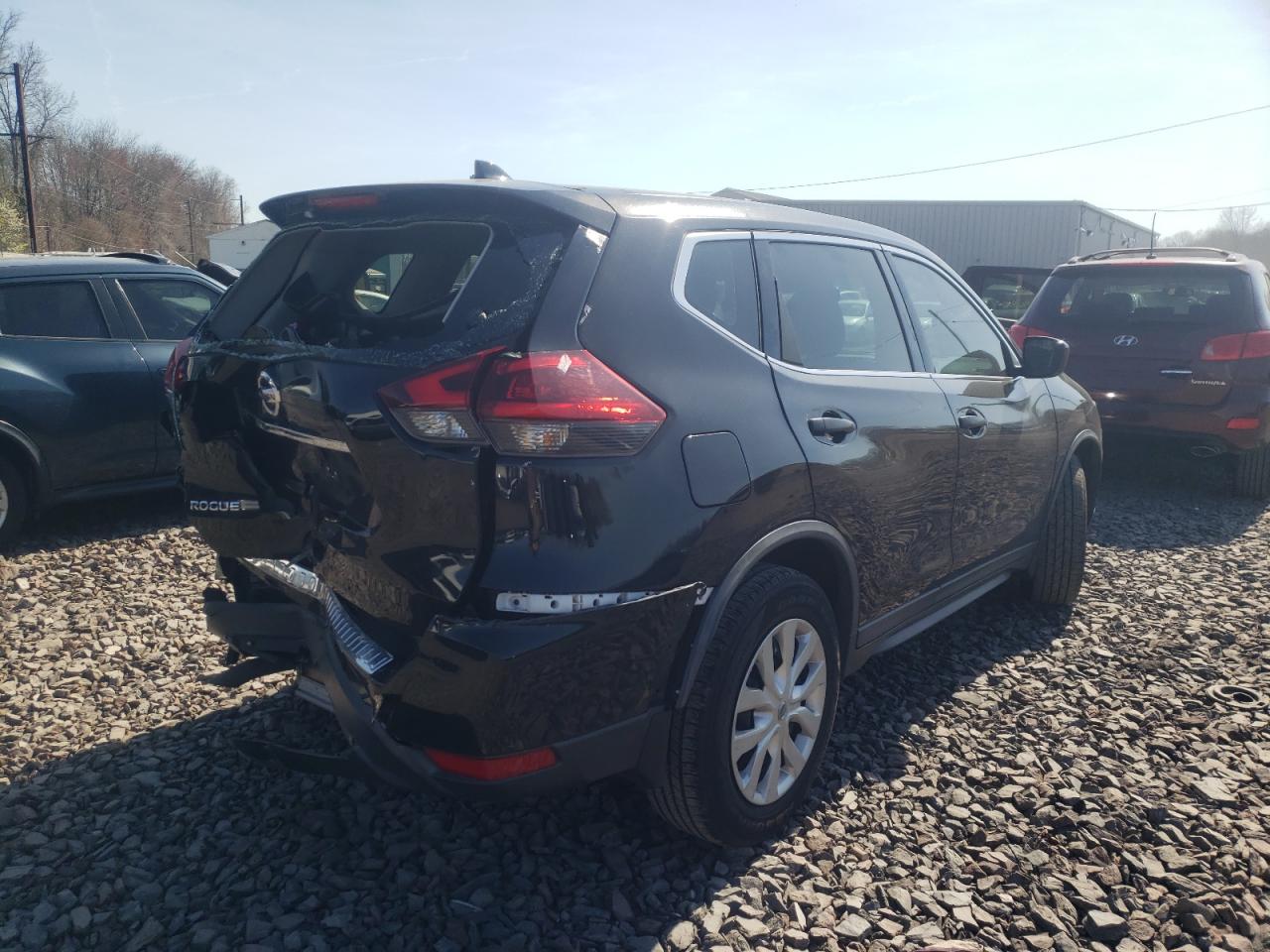 Photo 4 from auction – 2018 NISSAN ROGUE S with VIN KNMAT2MT2JP504408