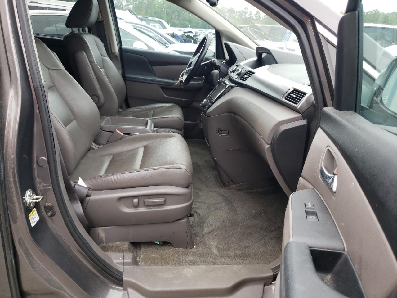 Photo 5 from auction – 2015 HONDA ODYSSEY EX with VIN 5FNRL5H6XFB044134