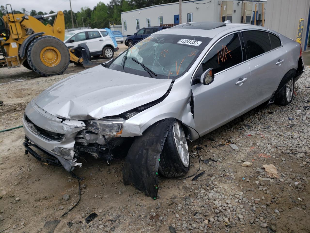 Photo 2 from auction – 2017 VOLVO S60 PLATIN with VIN LYV402HM8HB152420