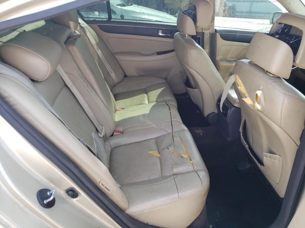 Photo 6 from auction – 2011 HYUNDAI GENESIS 4. with VIN KMHGC4DFXBU130077