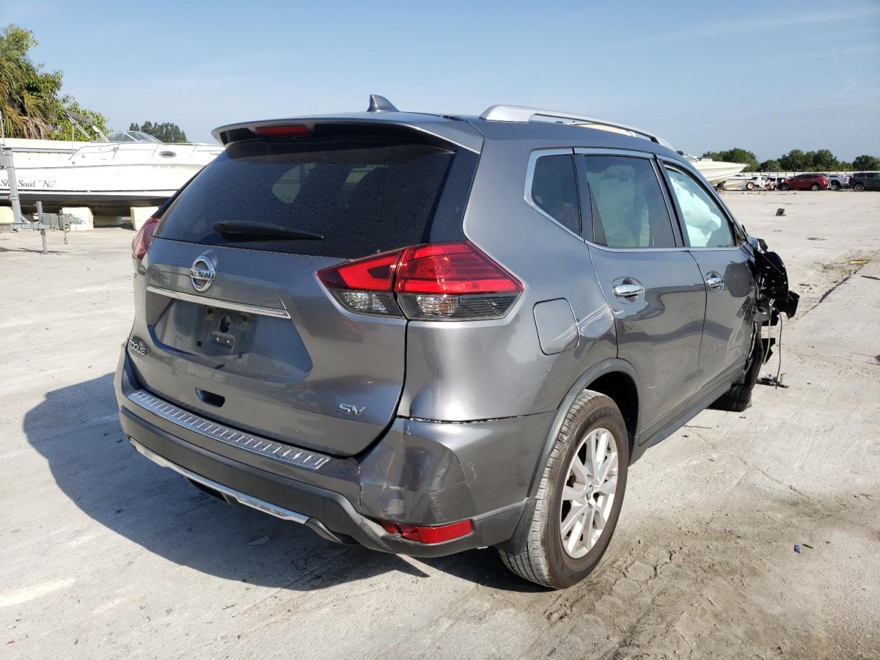 Photo 4 from auction – 2017 NISSAN ROGUE S with VIN KNMAT2MT7HP506889