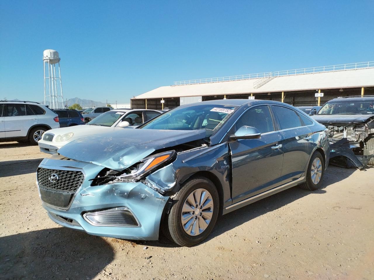 Photo 2 from auction – 2016 HYUNDAI SONATA HYB with VIN KMHE24L17GA033685