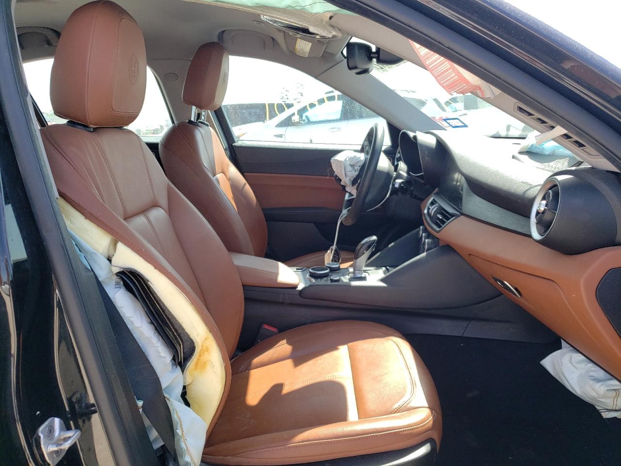 Photo 5 from auction – 2017 ALFA ROMEO GIULIA with VIN ZARFAEBN2H7540875