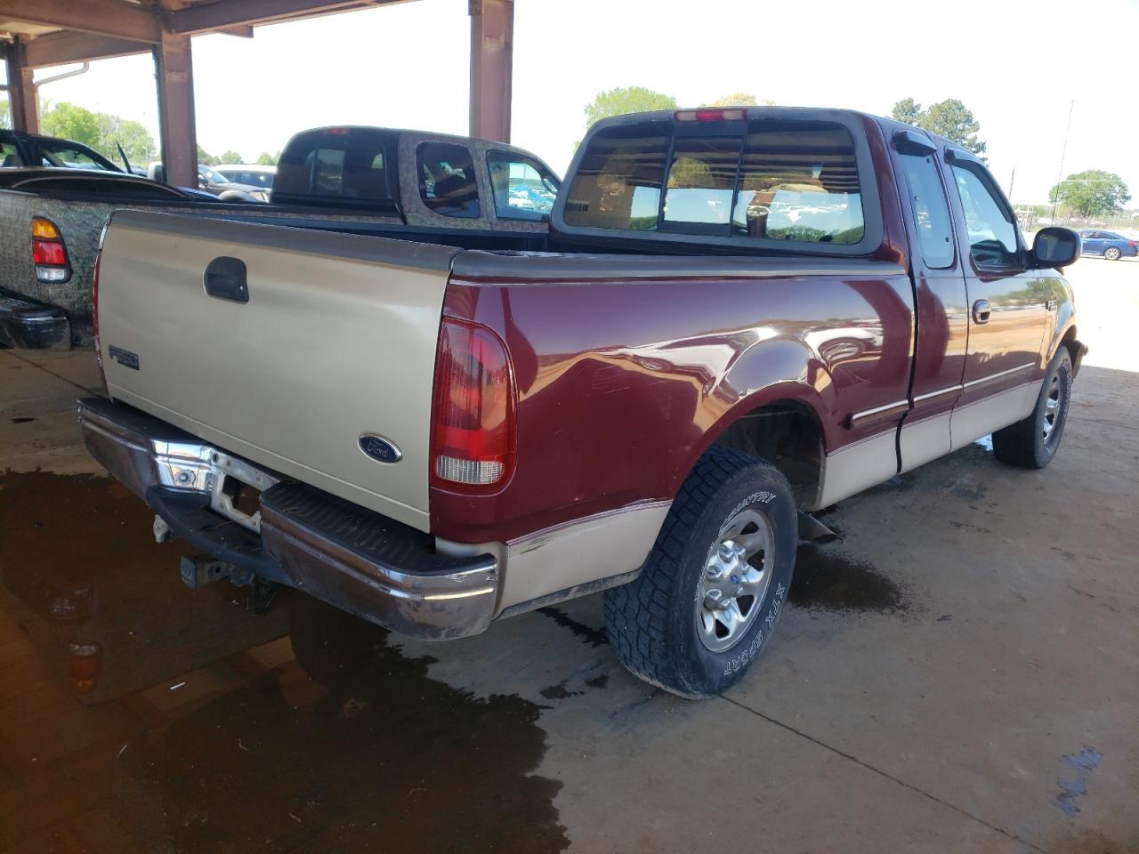 Photo 4 from auction – 1997 FORD F250 with VIN 1FTEX27L3VNB18471