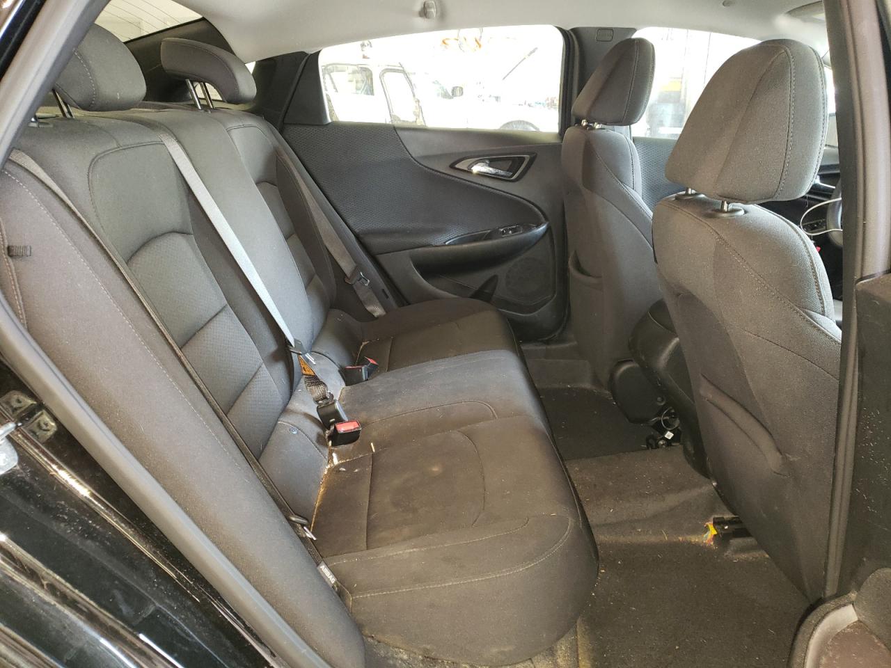 Photo 6 from auction – 2020 CHEVROLET MALIBU LS with VIN 1G1ZC5ST2LF053795