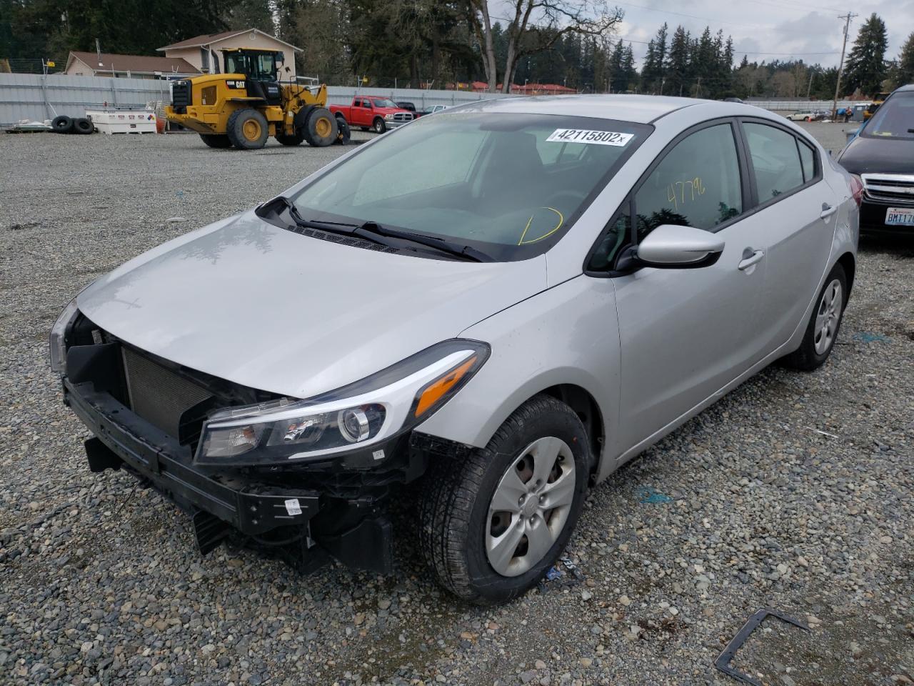 Photo 2 from auction – 2018 KIA FORTE LX with VIN 3KPFK4A79JE260851