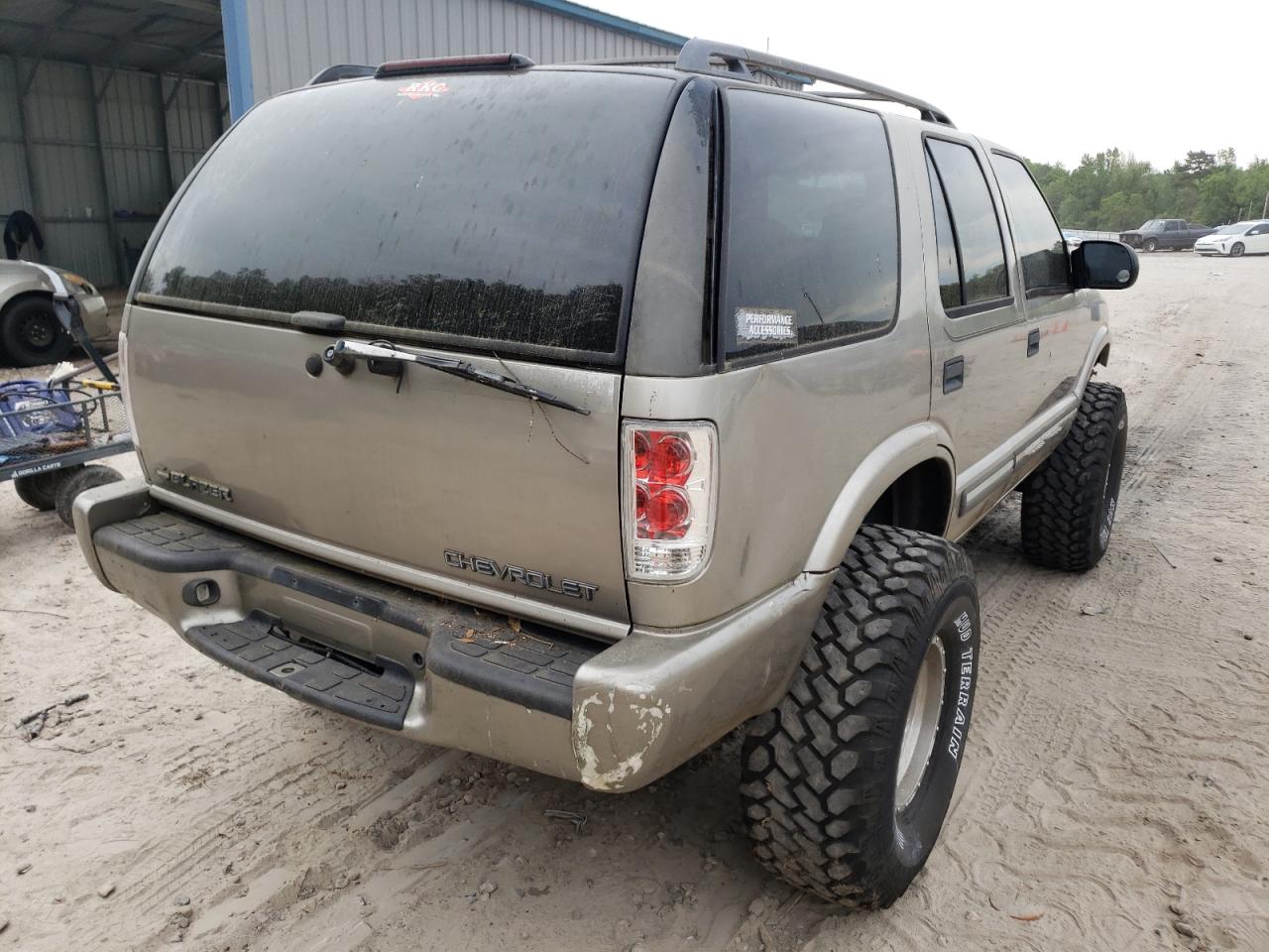Photo 4 from auction – 2001 CHEVROLET BLAZER with VIN 1GNDT13WX1K234951