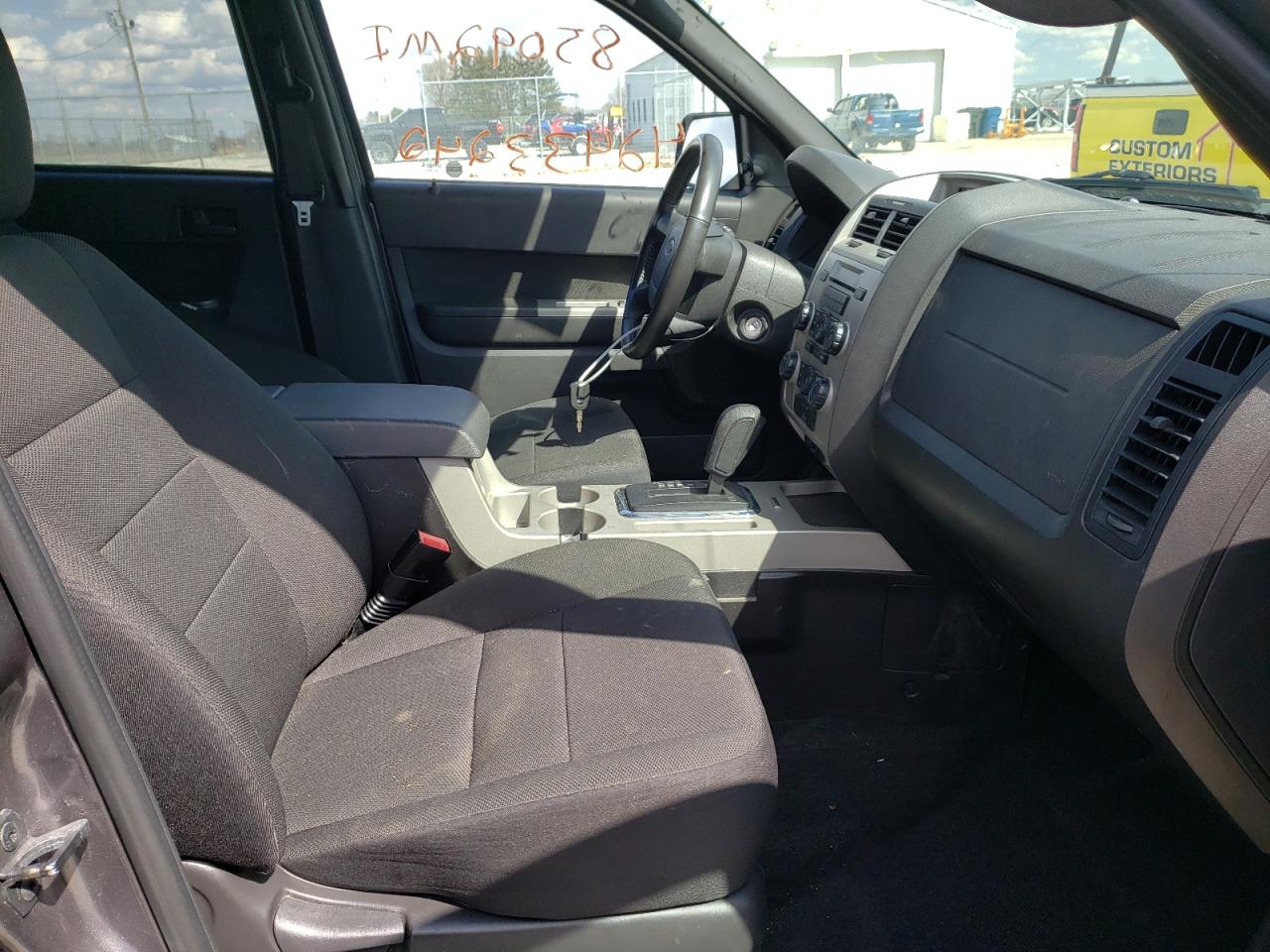 Photo 14 from auction – 2009 FORD ESCAPE XLT with VIN 1FMCU03G39KD16287