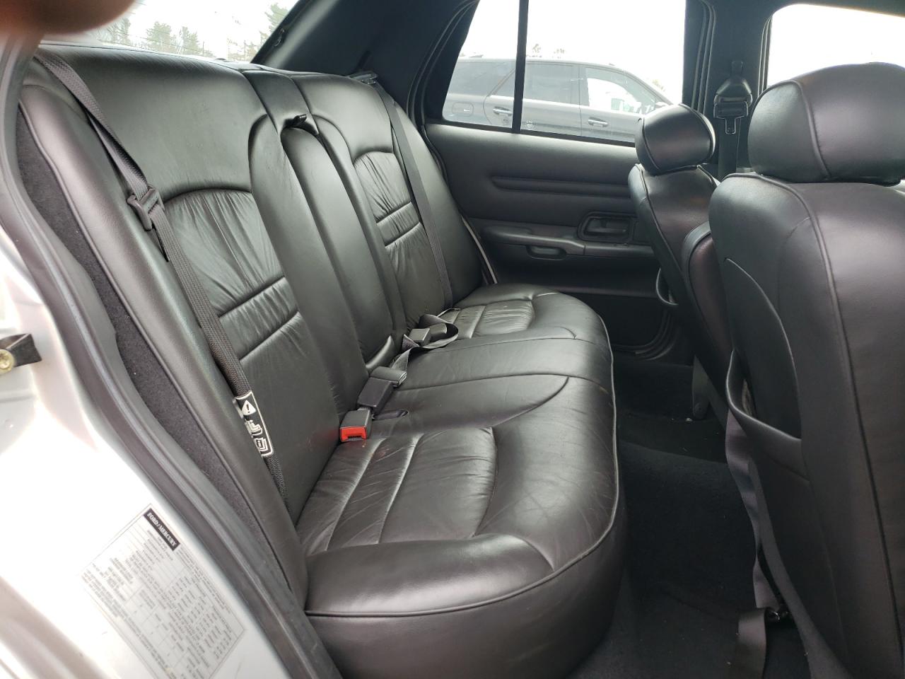 Photo 6 from auction – 2001 FORD CROWN VICT with VIN 2FAFP74W81X106377