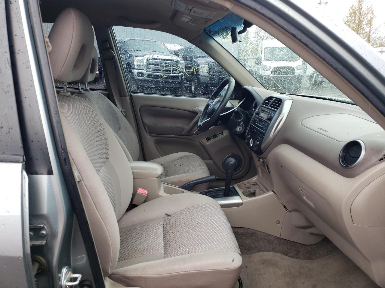 Photo 5 from auction – 2005 TOYOTA RAV4 with VIN JTEGD20V050084110