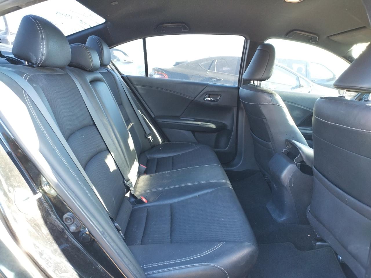 Photo 6 from auction – 2016 HONDA ACCORD SPO with VIN 1HGCR2F67GA200311