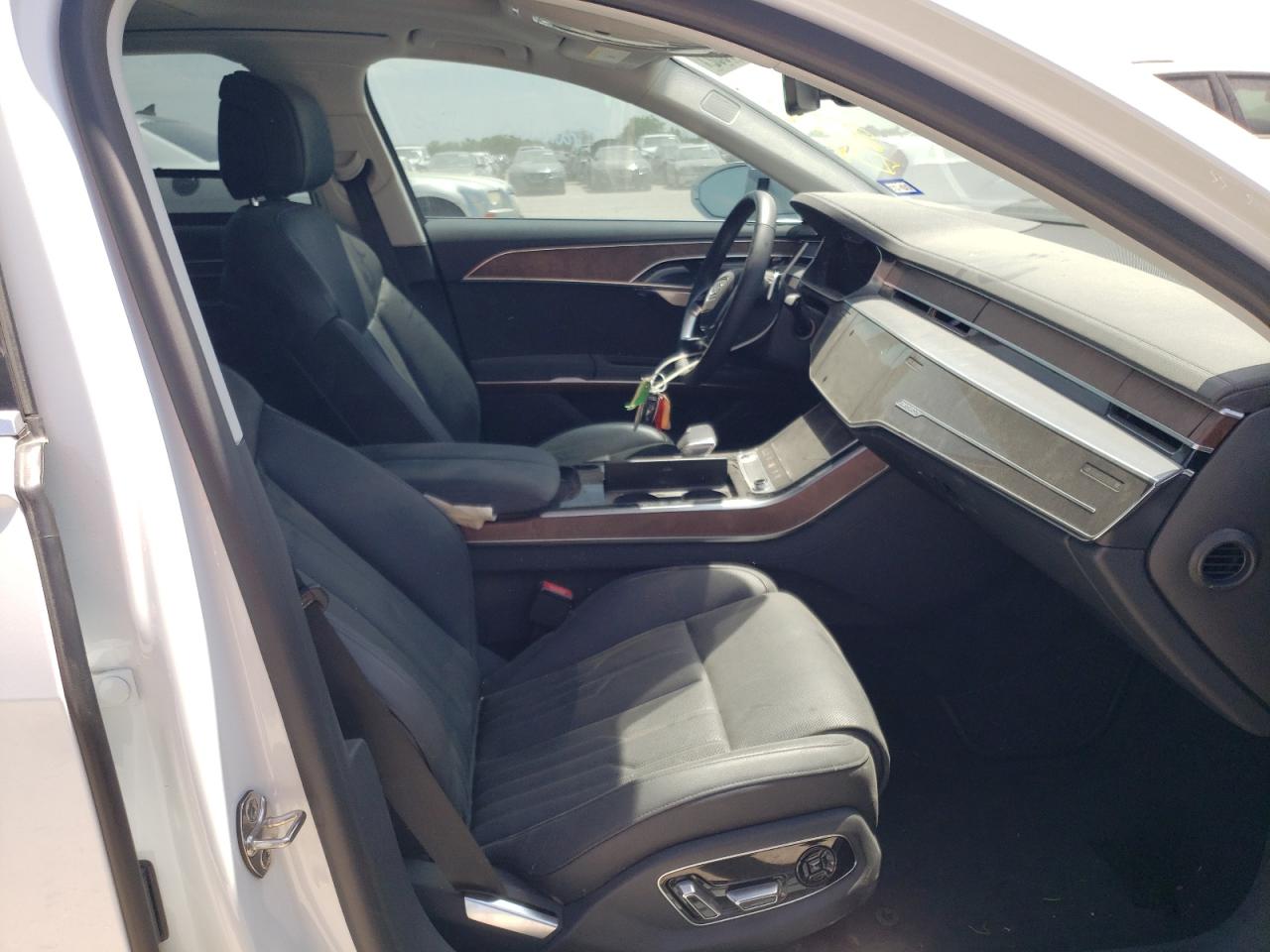 صورة رقم 5 من المزاد - 2021 AUDI A8 L مع VIN WAU8DAF81MN023819