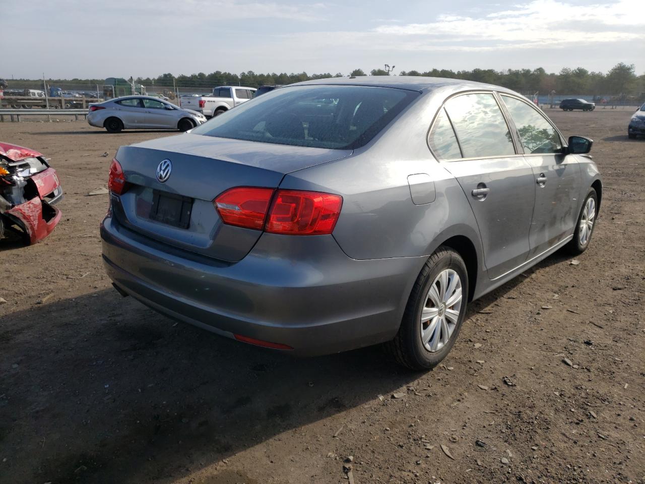 Photo 4 from auction – 2013 VOLKSWAGEN JETTA BASE with VIN 3VW2K7AJ6DM268456