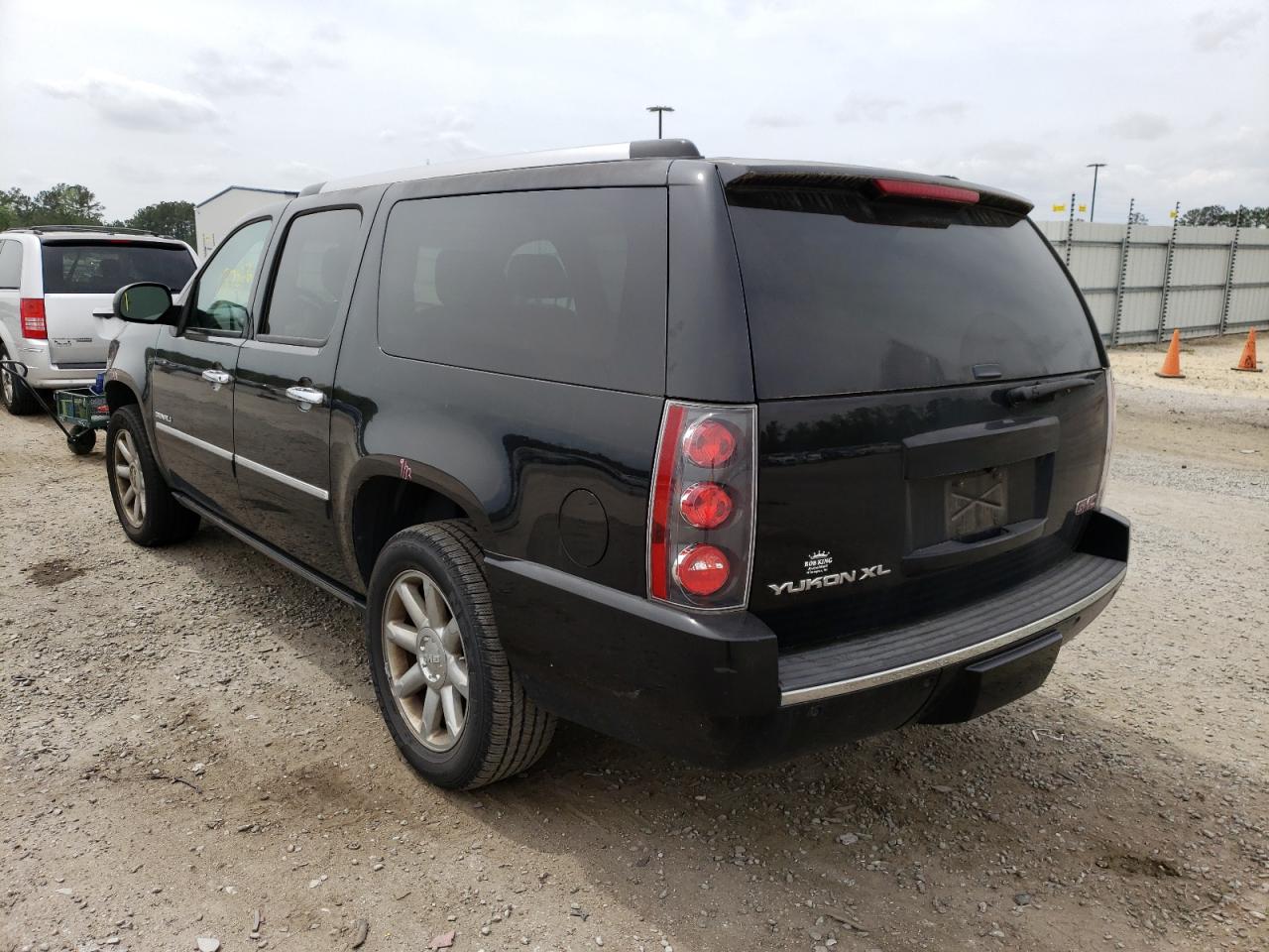 Photo 3 from auction – 2013 GMC YUKON XL D with VIN 1GKS2MEF8DR226316