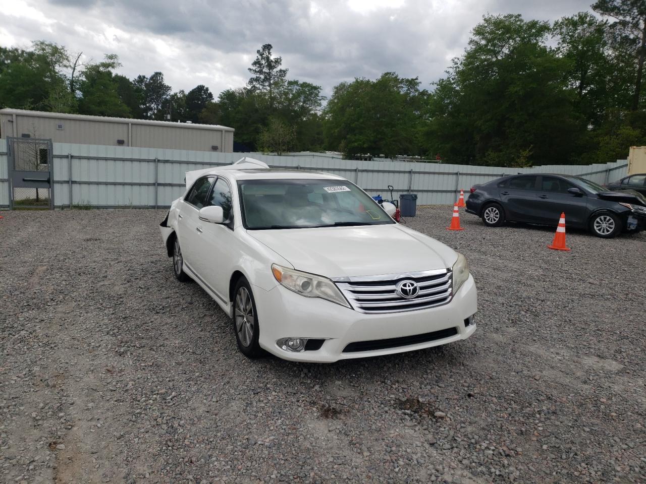 TOYOTA AVALON BAS 2011 with VIN 4T1BK3DB5BU397146 - Photo from auction