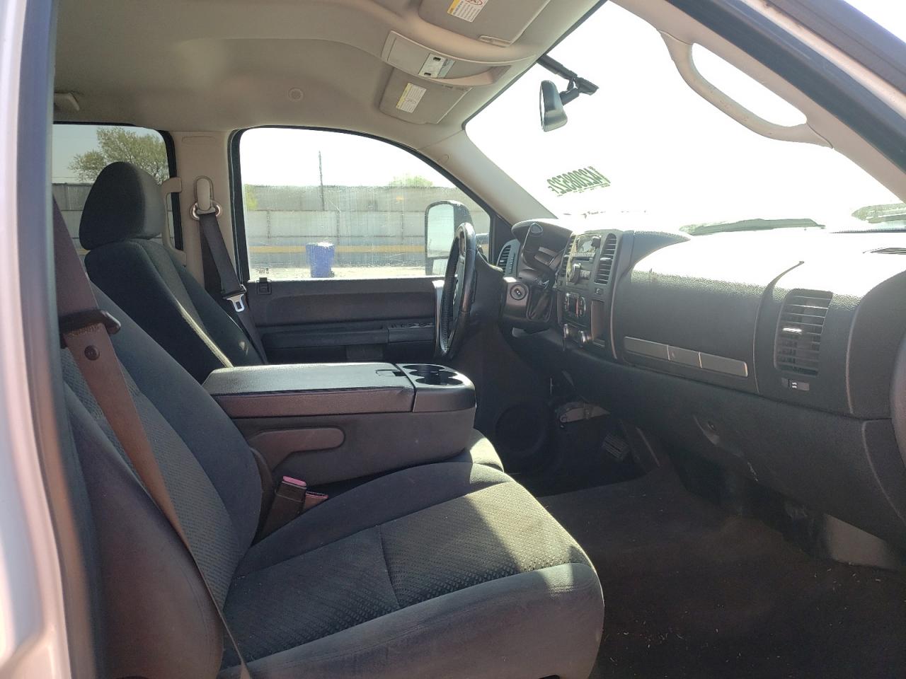 Photo 5 from auction – 2007 CHEVROLET SILVERADO with VIN 1GCHC23647F514205