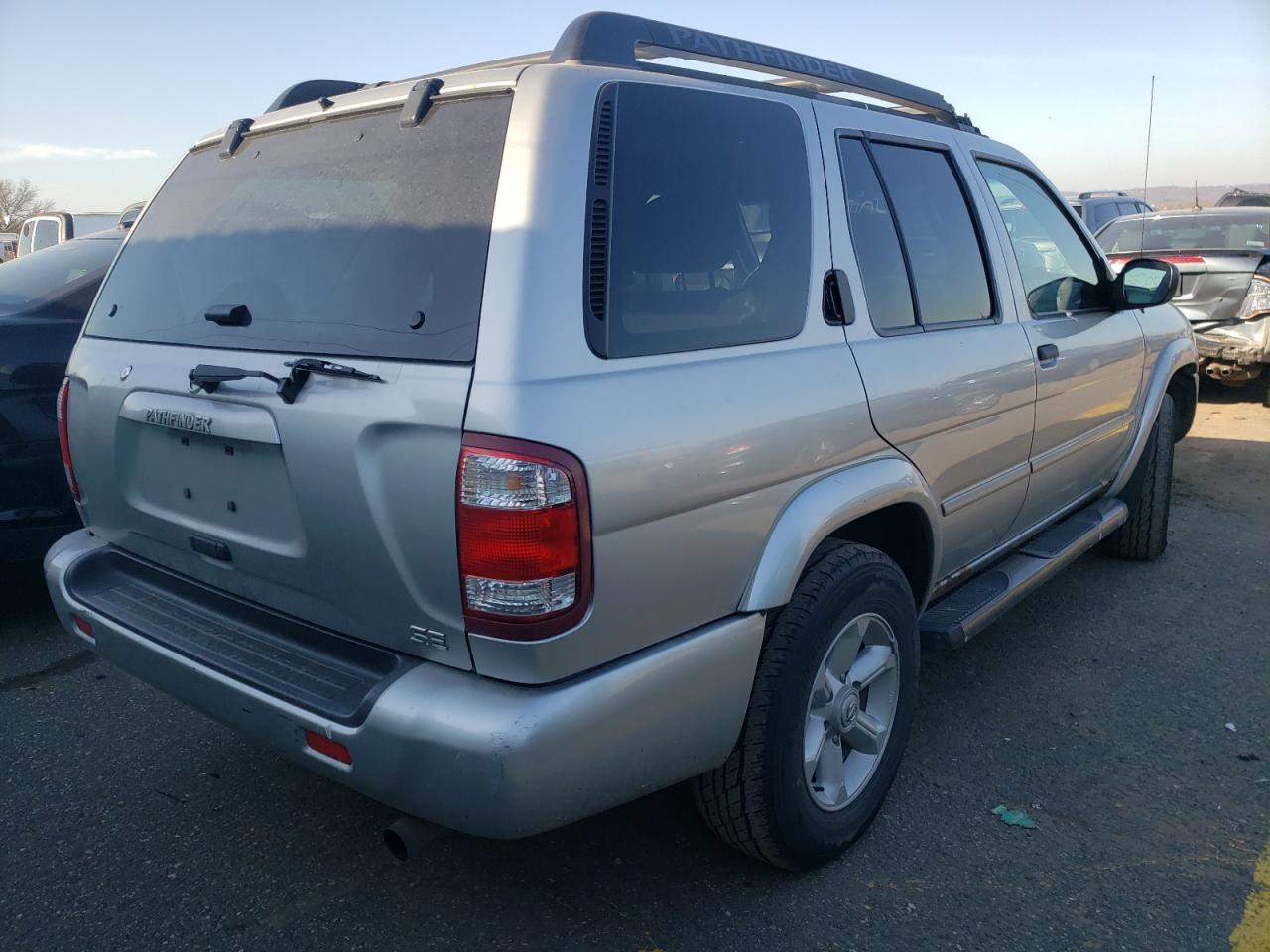 Photo 4 from auction – 2004 NISSAN PATHFINDER with VIN JN8DR09YX4W914425