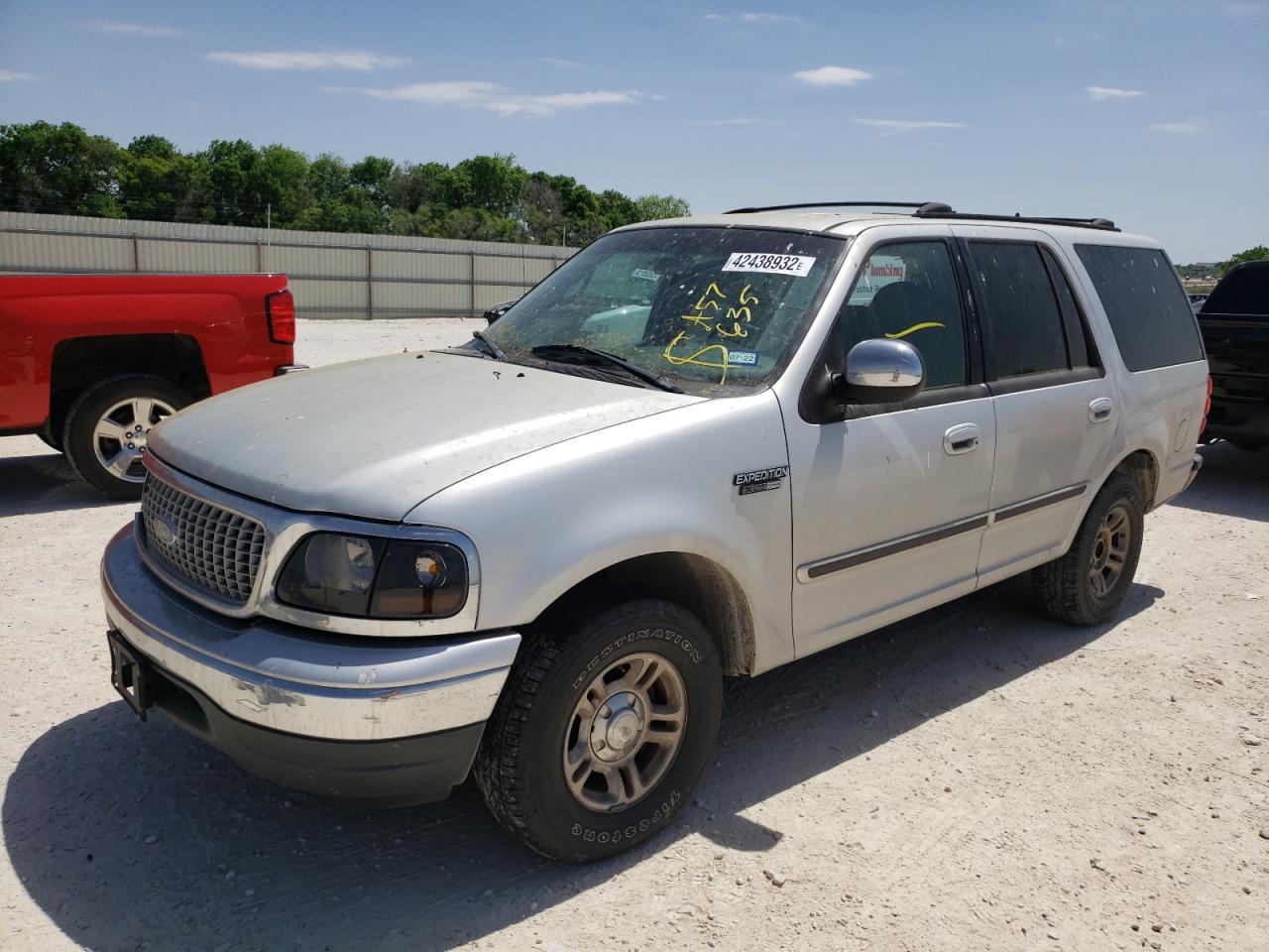 Photo 2 from auction – 1999 FORD EXPEDITION with VIN 1FMRU1767XLA57635