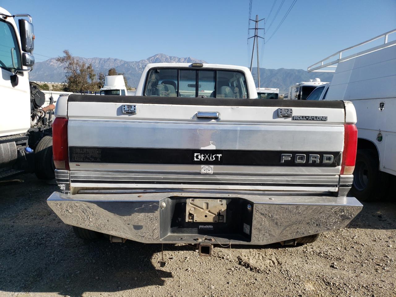 Photo 9 from auction – 1993 FORD F350 with VIN 2FTJW36GXPCA50514