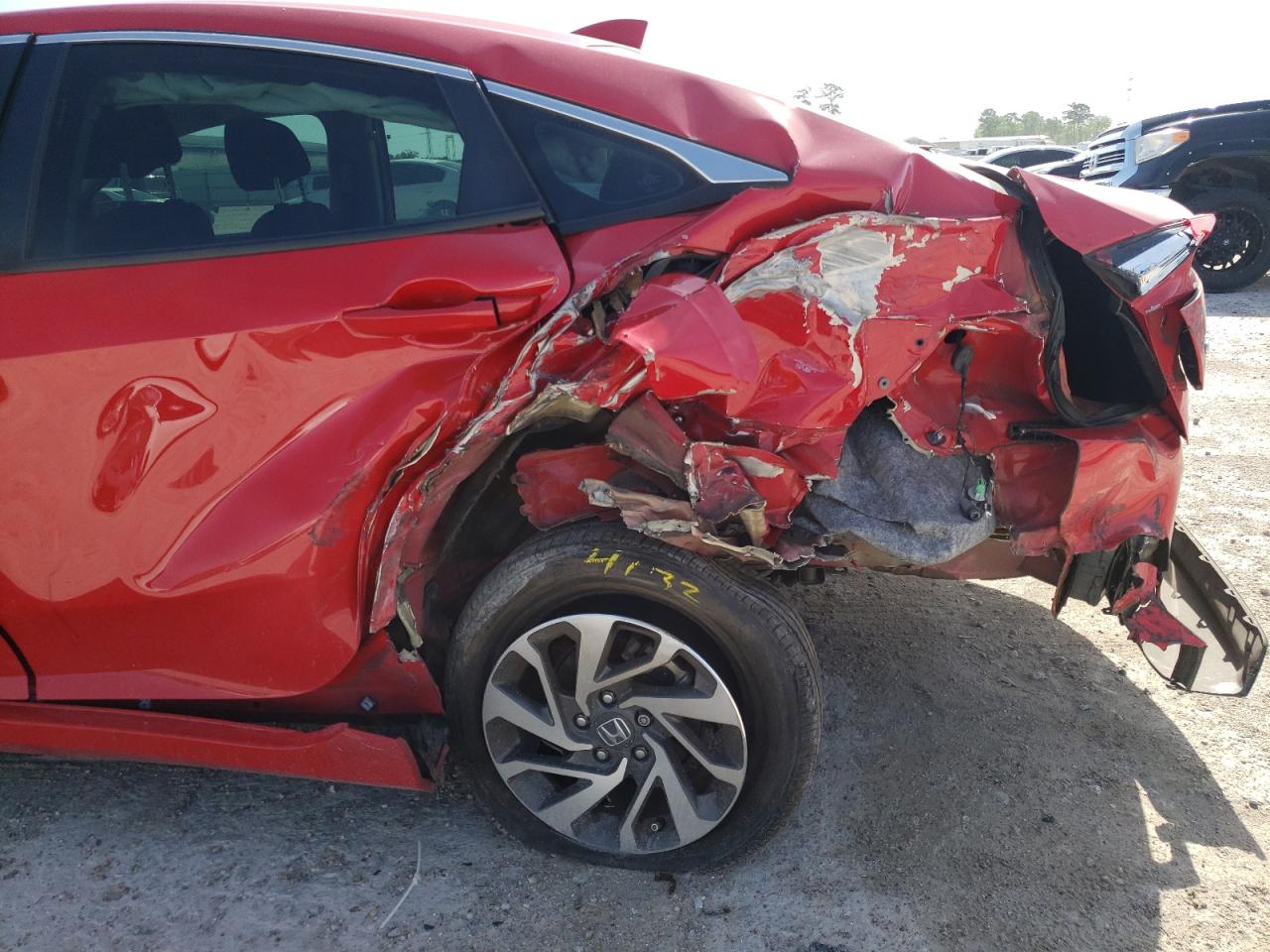 Photo 9 from auction – 2018 HONDA CIVIC EX with VIN 2HGFC2F74JH506740