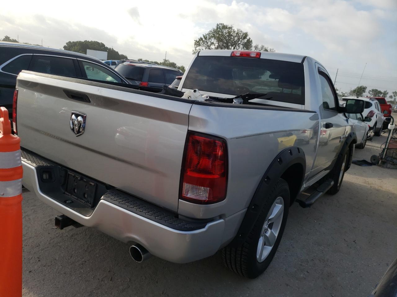 Photo 4 from auction – 2013 RAM 1500 ST with VIN 3C6JR6ATXDG507812